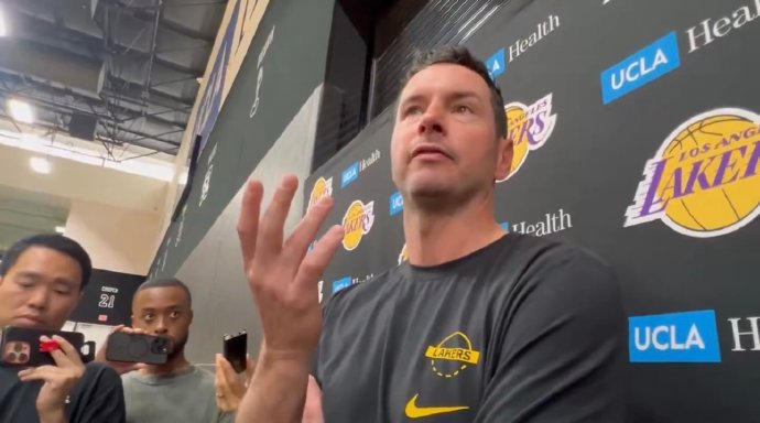 湖人球员高尔夫活动成团队凝聚力新纽带