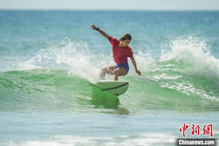 第十三届万宁国际冲浪赛在日月湾国家冲浪训练
